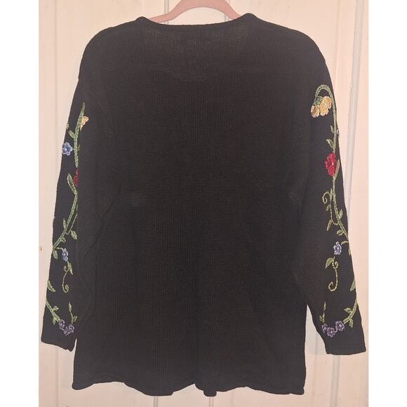 Vintage Unique Int'L Medium Women's Floral Embroidered Sweater Dark Cottagecore - Picture 2 of 6